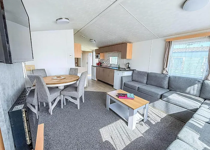 6 Berth Staycation Caravan Nearby Clacton-On-Sea In Essex Ref 26254E