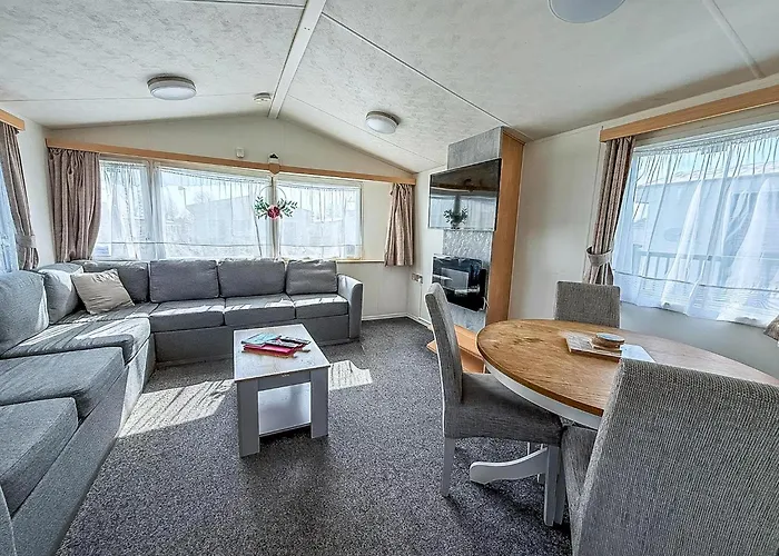 6 Berth Staycation Caravan Nearby Clacton-On-Sea In Essex Ref 26254E