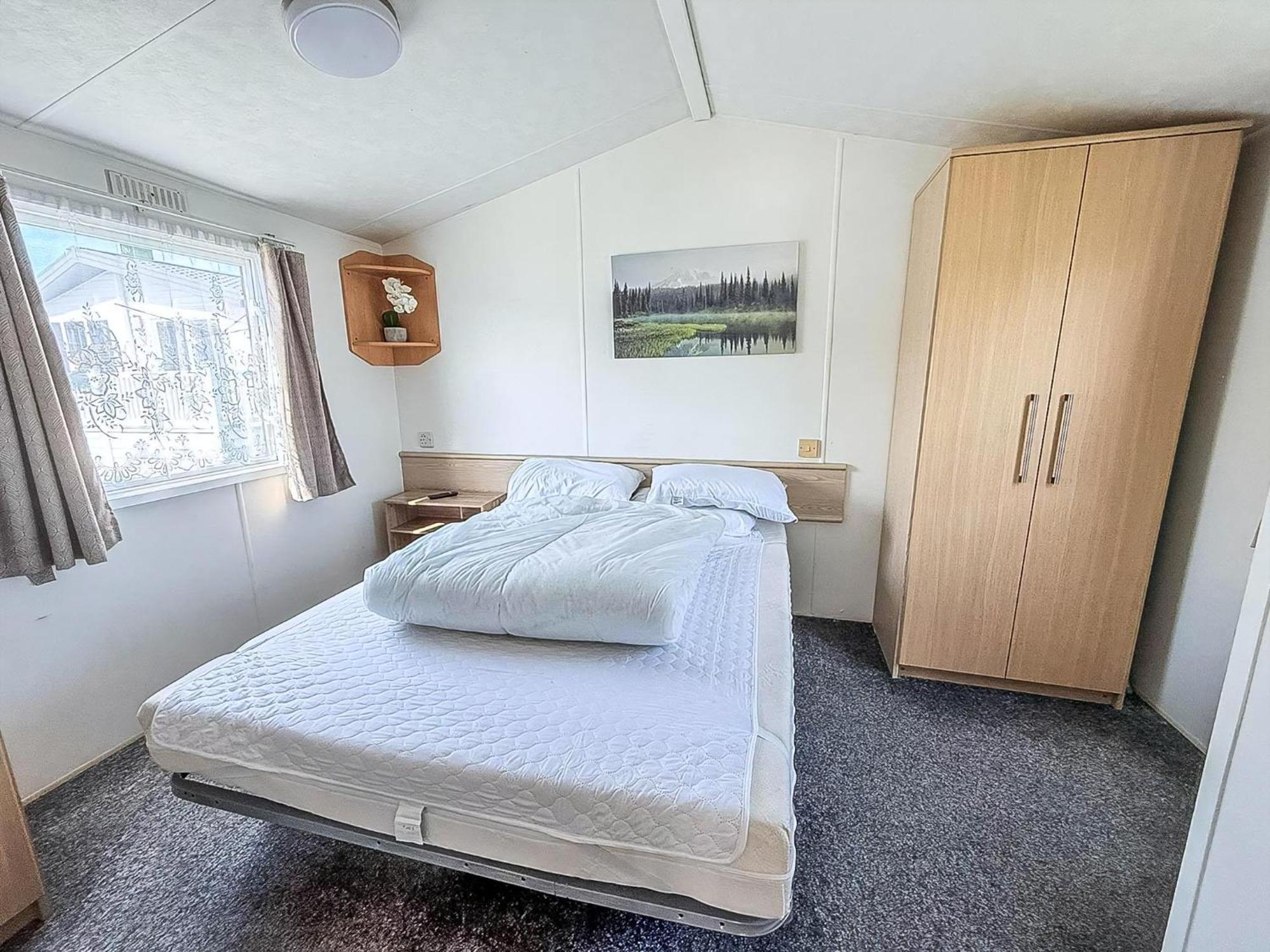 6 Berth Staycation Caravan Nearby In Essex Ref 26254e
