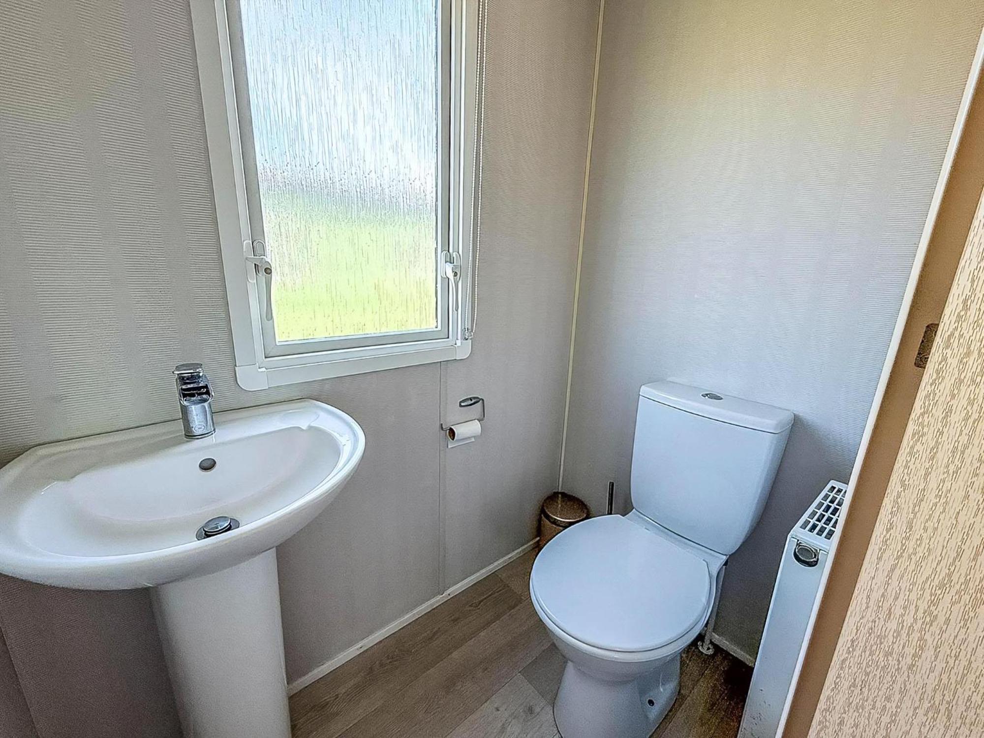 6 Berth Staycation Caravan Nearby In Essex Ref 26254e Campingplatz