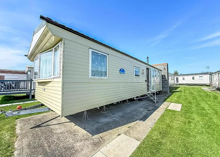6 Berth Staycation Caravan Nearby Clacton-On-Sea In Essex Ref 26254E